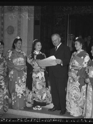 Fletcher Bowron in Little Tokyo 1940 — Densho Encyclopedia